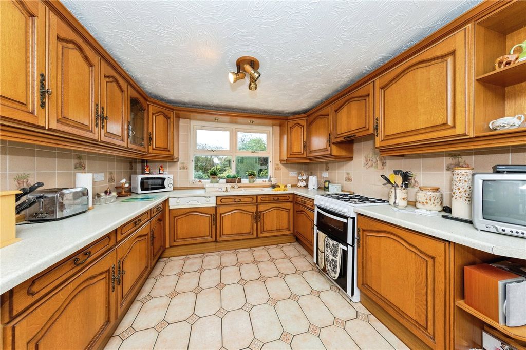 Property photo 3 of 19 Picture No. 33