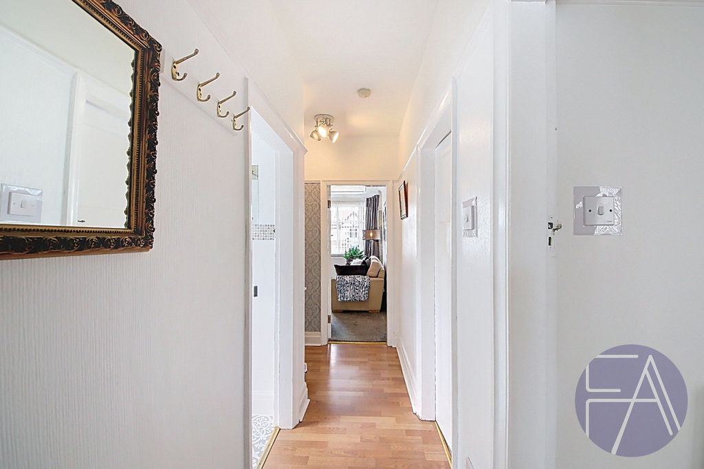 Property photo 2 of 13 4494853