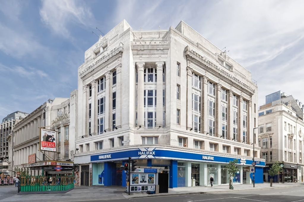 Property photo 2 of 7 279 Tottenham Court Road Photo 1.Jpeg