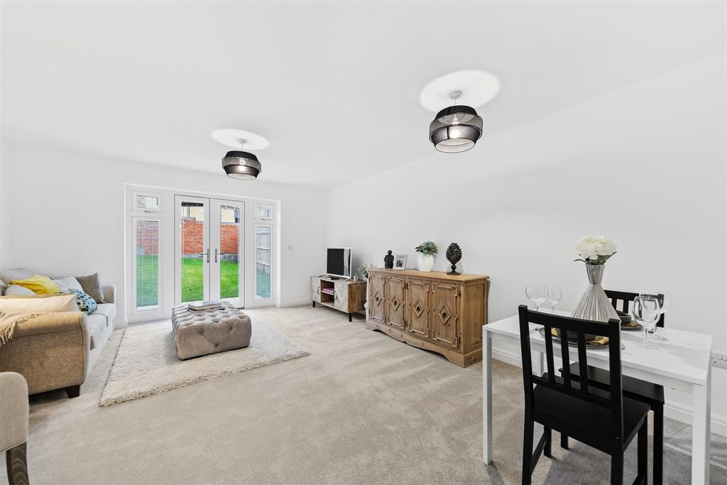 Property photo 2 of 28 Plot20Woolfgroveweb07.Jpg