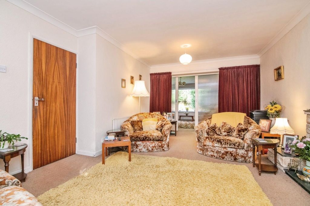 Property photo 2 of 26 Warwick-31.Jpg