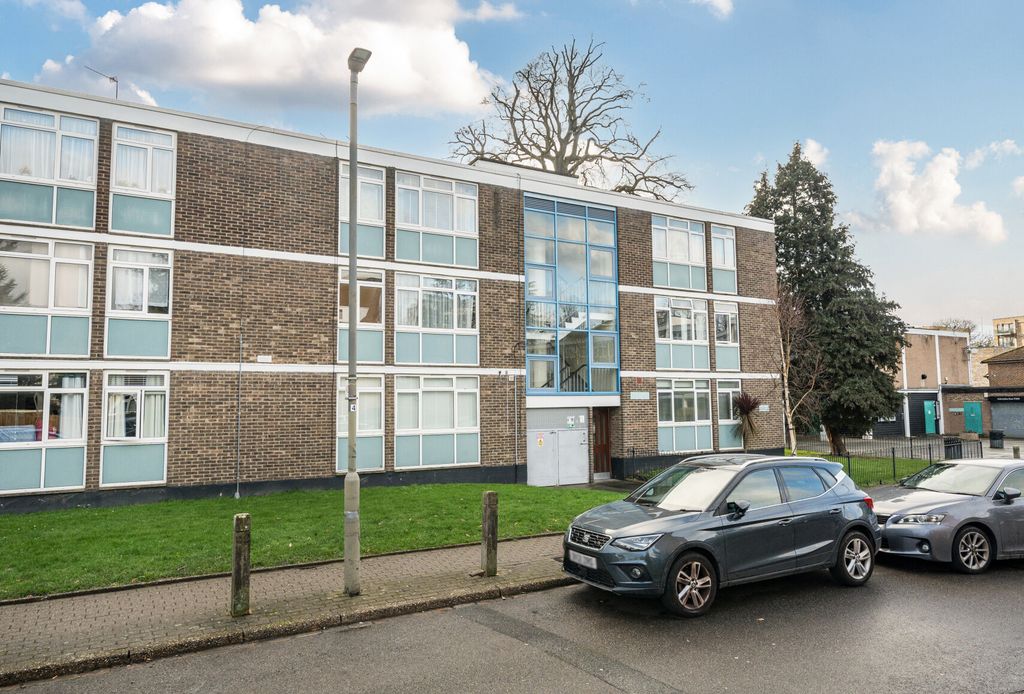 Property photo 1 of 8 1417680-15-69989F...