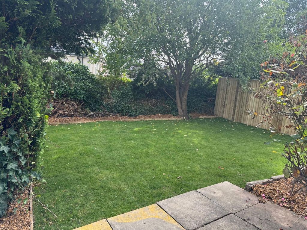Property photo 3 of 14 Garden
