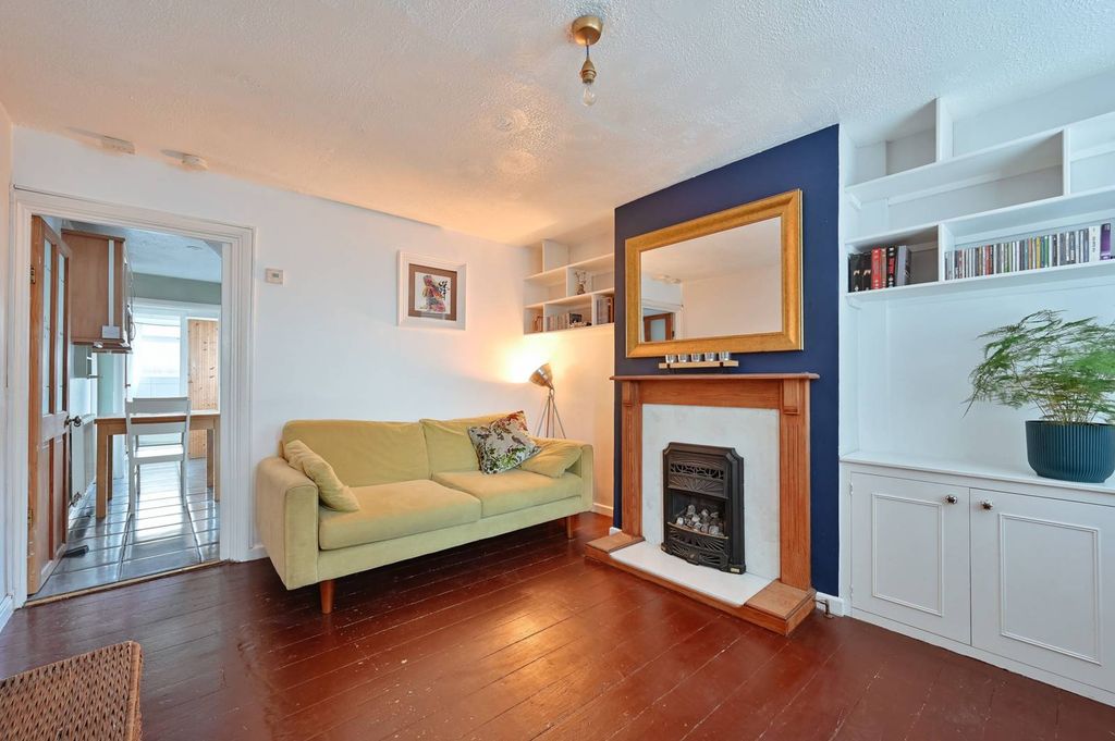 Property photo 2 of 14