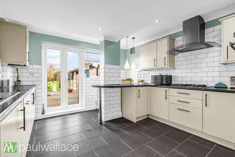 Property photo 3 of 21 Kitchen / Breakfast Room