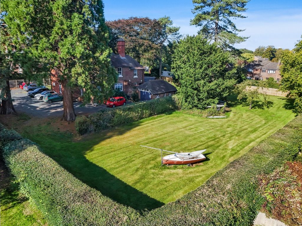 Property photo 2 of 27 4563973