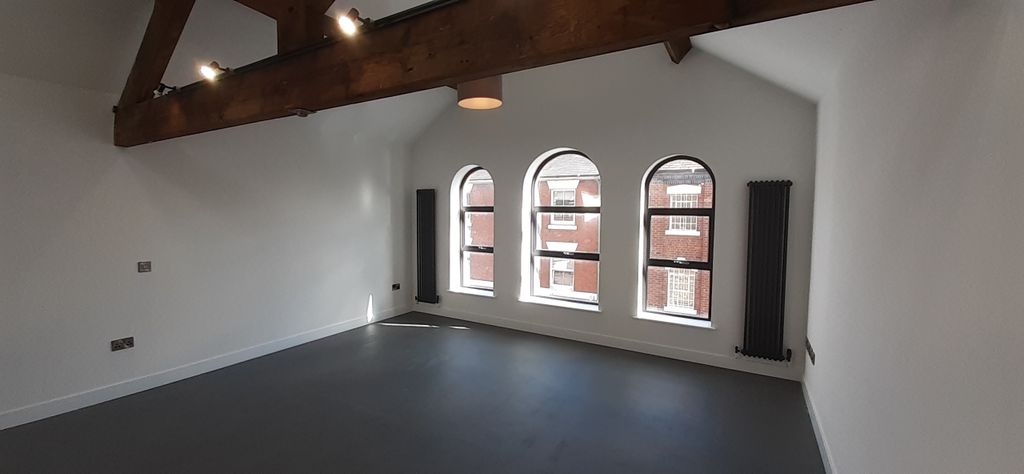 Property photo 3 of 10 Lounge