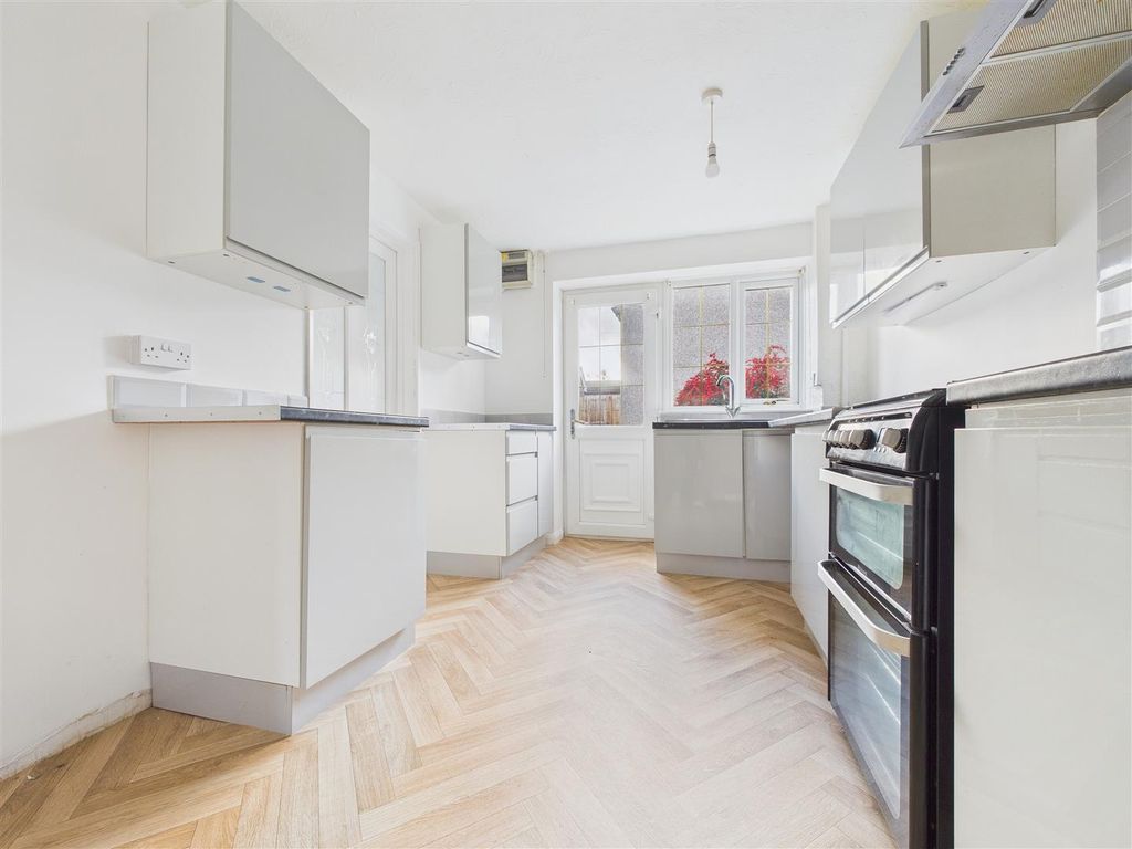 Property photo 2 of 10 Cam01407G0-Pr0052-Still006.Jpg