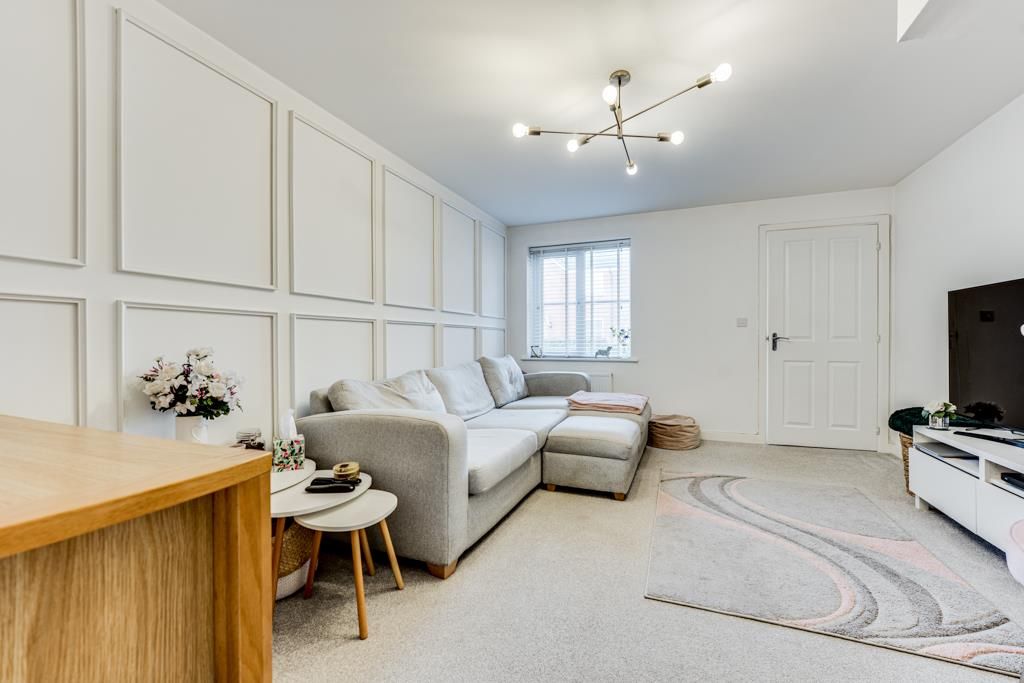 Property photo 2 of 26 19 Speight Crescent, Barton Seagrave-22.Jpg