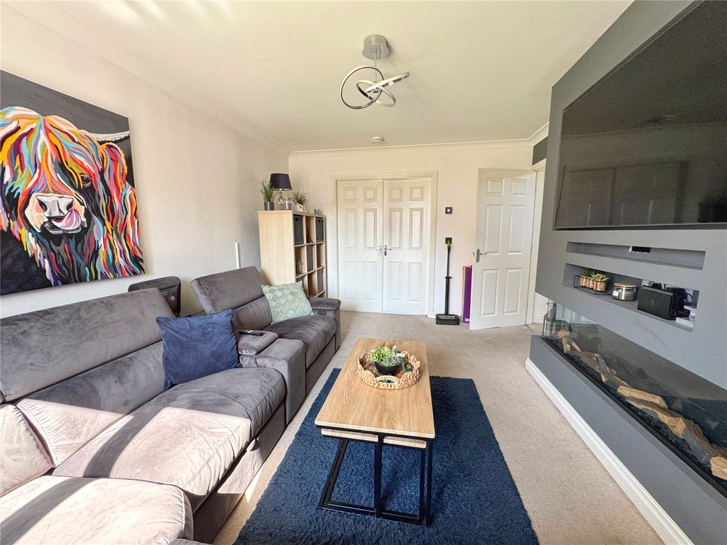 Property photo 1 of 15 Living Room