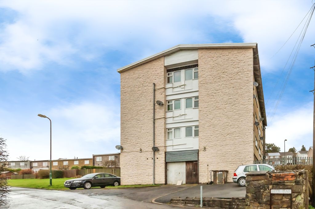 Property photo 1 of 8 Balcony