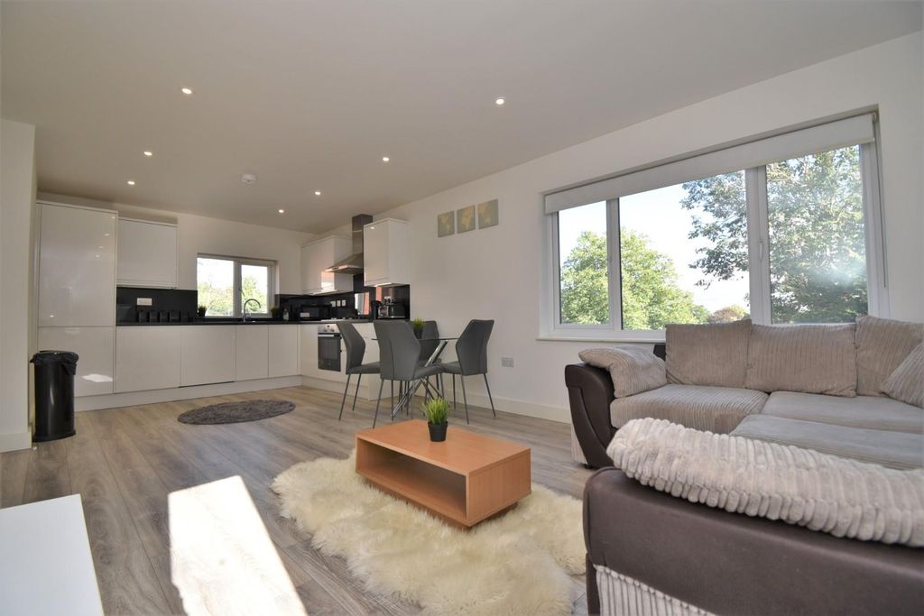 Property photo 1 of 11 Living/Dining/Kitche