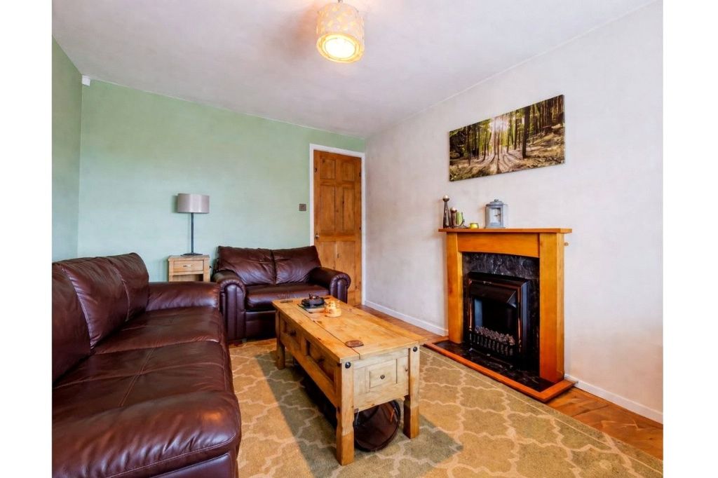 Property photo 2 of 12 Lounge