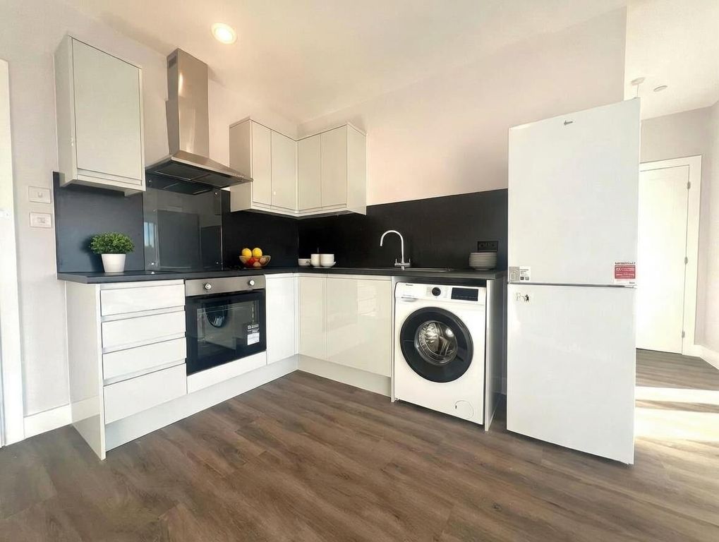 Property photo 3 of 12 49B2B24F-F948-4A5E-8358-Ddd98A4d3416.Jpg