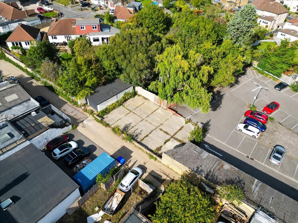 Property photo 2 of 8