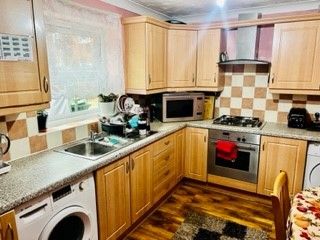 Property photo 2 of 5 Kitchen