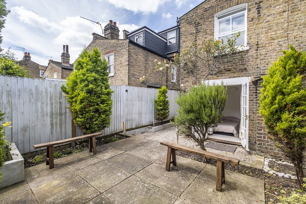 Property photo 2 of 9