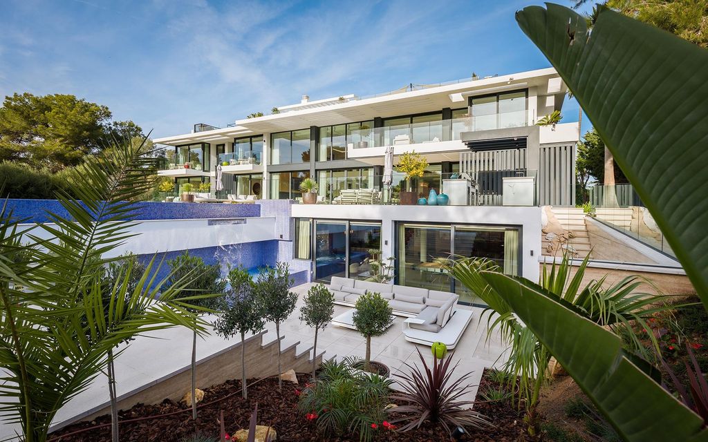 Property photo 1 of 99