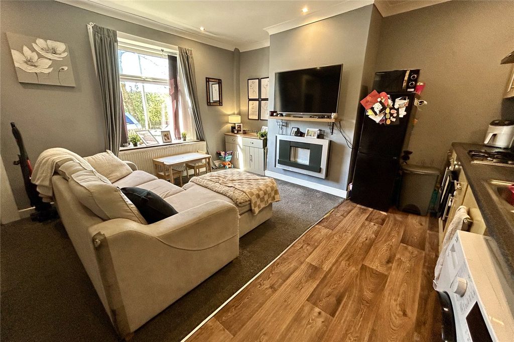 Property photo 2 of 10 Open Plan