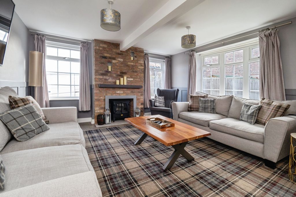 Property photo 3 of 19 Photo #3