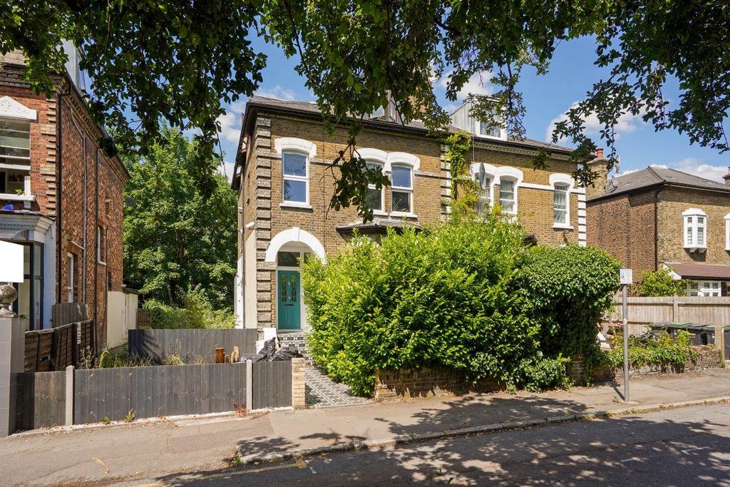 Property photo 3 of 10 Flat 2, 14 Trinit...