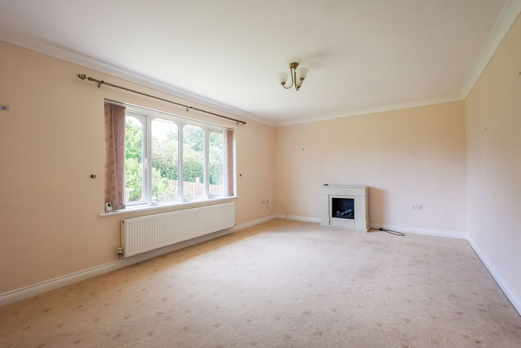 Property photo 3 of 13