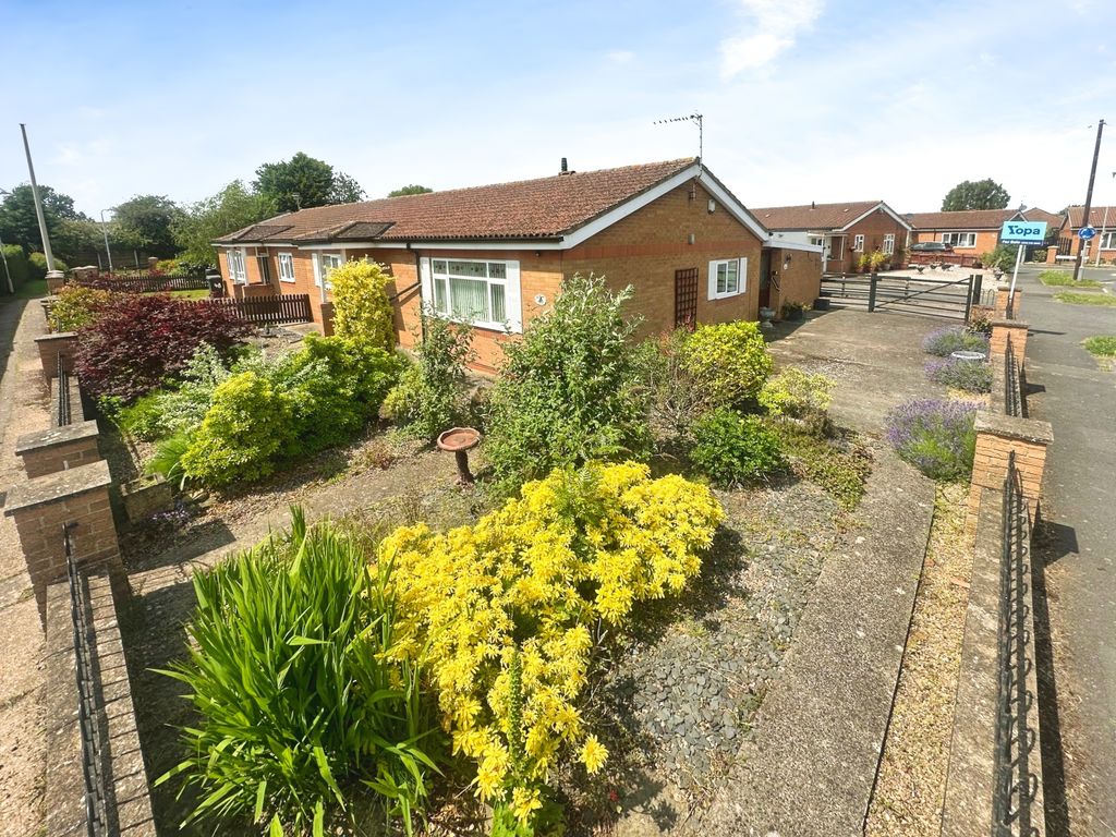 Property photo 1 of 17 Outside