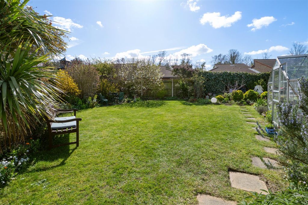 Property photo 2 of 15 Goodwin Avenue, Swalecliffe, Whitstable