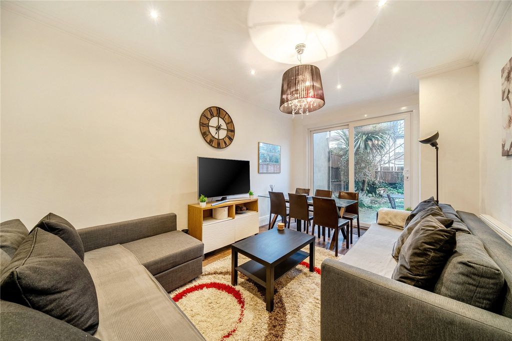 Property photo 2 of 8 Picture No. 12