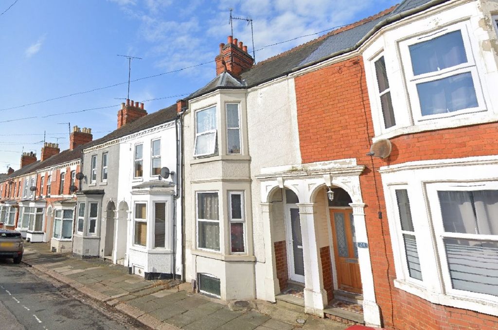 Property photo 1 of 9 Front