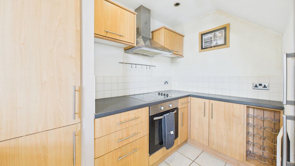 Property photo 3 of 7 Cam04968G0-Pr0065-Still005