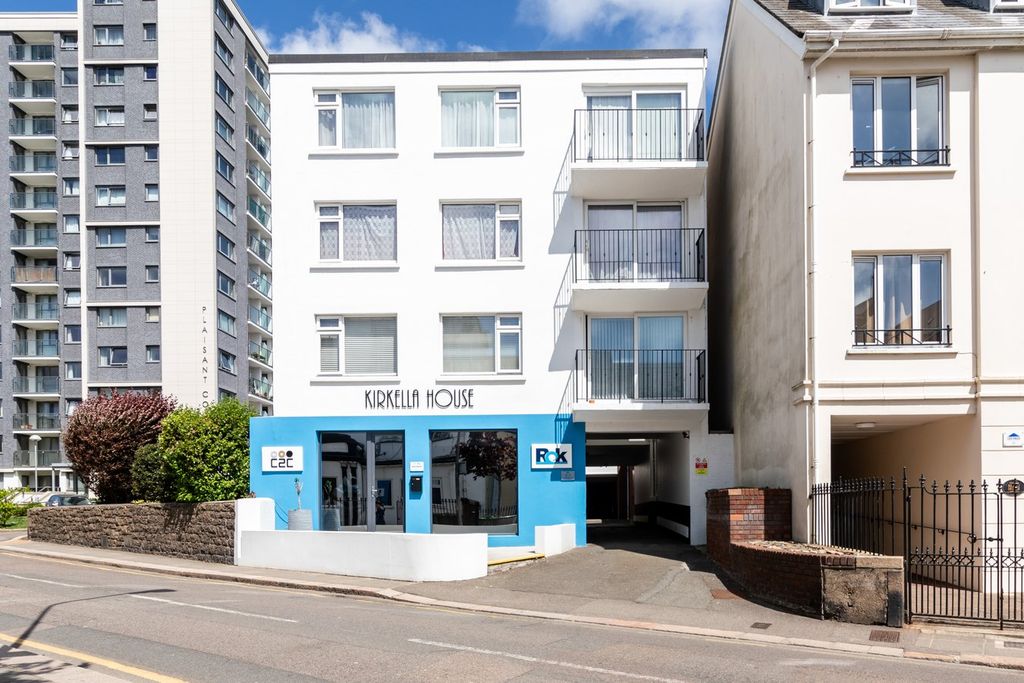 Property photo 1 of 20