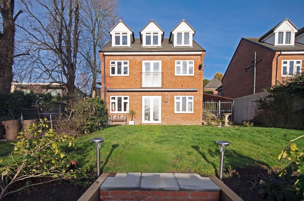 Property photo 1 of 40