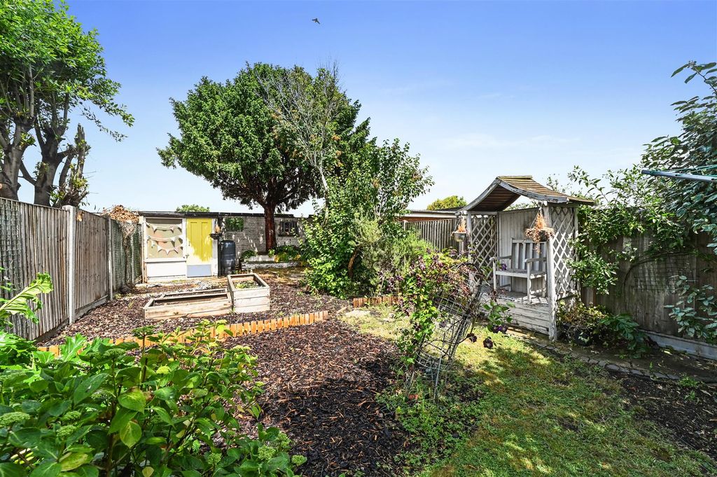 Property photo 2 of 27 Rear Garden