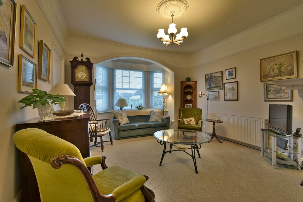 Property photo 3 of 14