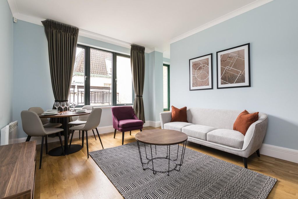 Property photo 3 of 22 Living Room