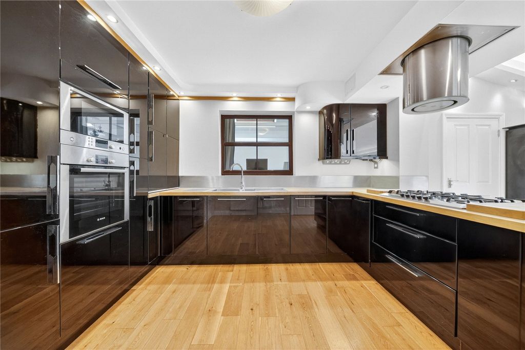 Property photo 3 of 15 Kitchen