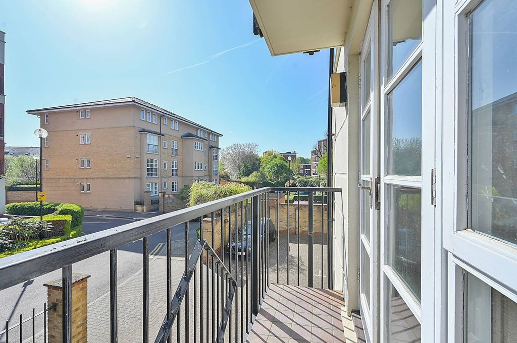 Property photo 3 of 11