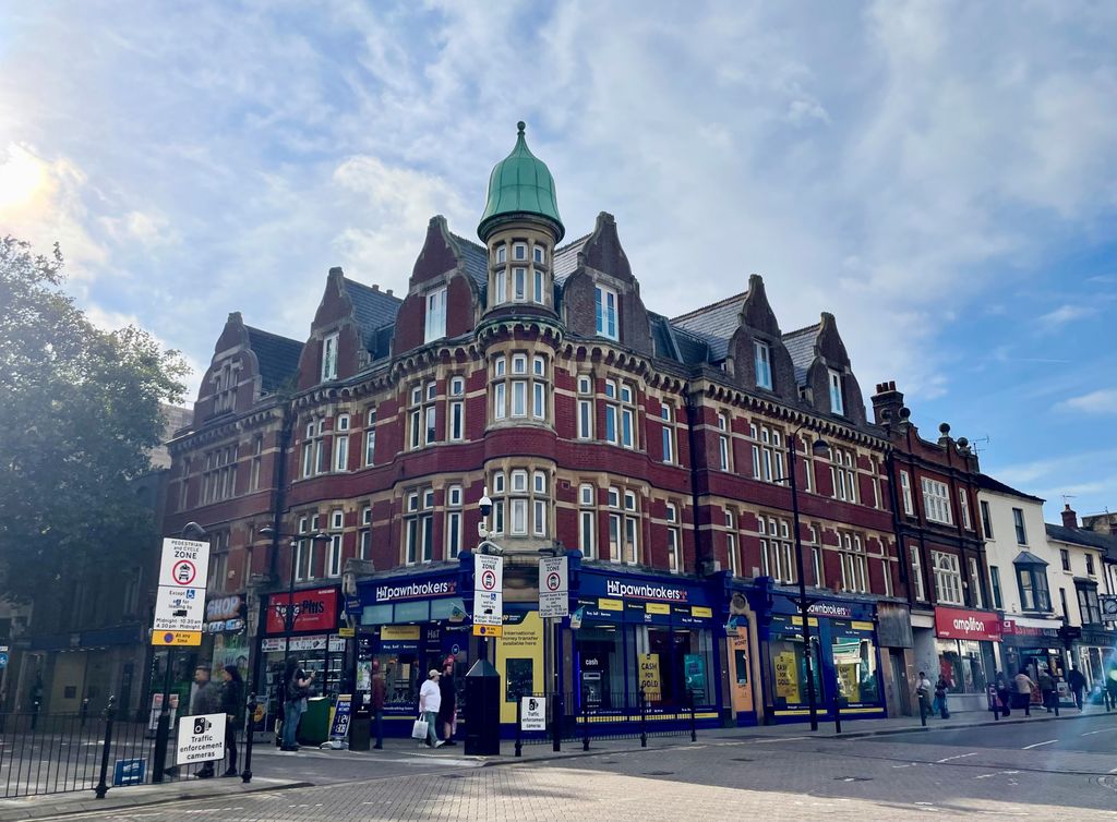 Property photo 1 of 7 Front