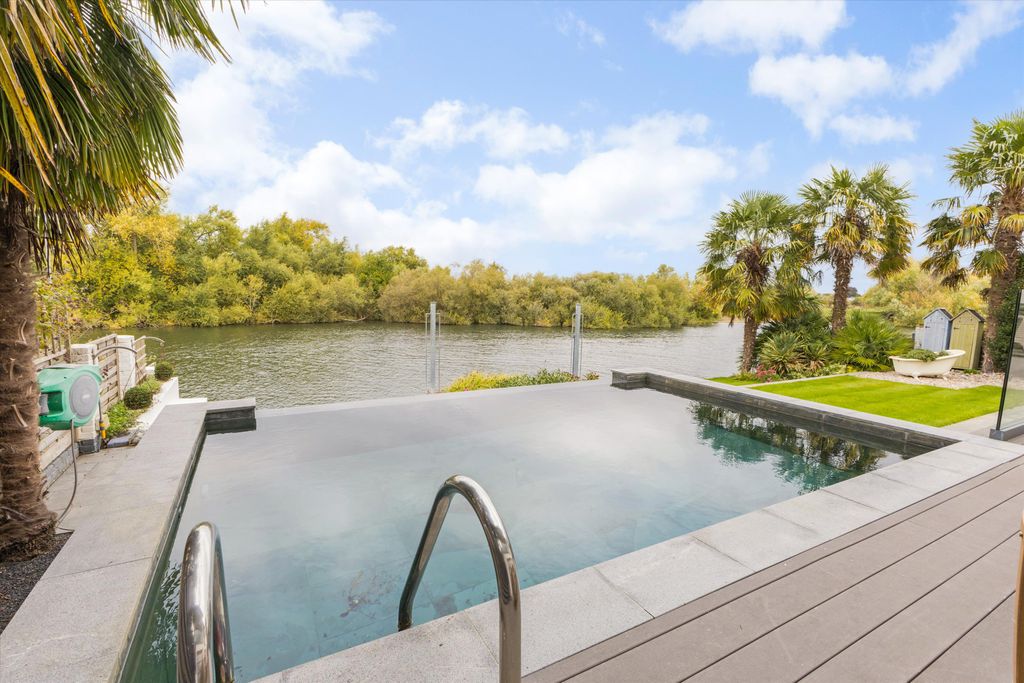 Property photo 3 of 30 Image