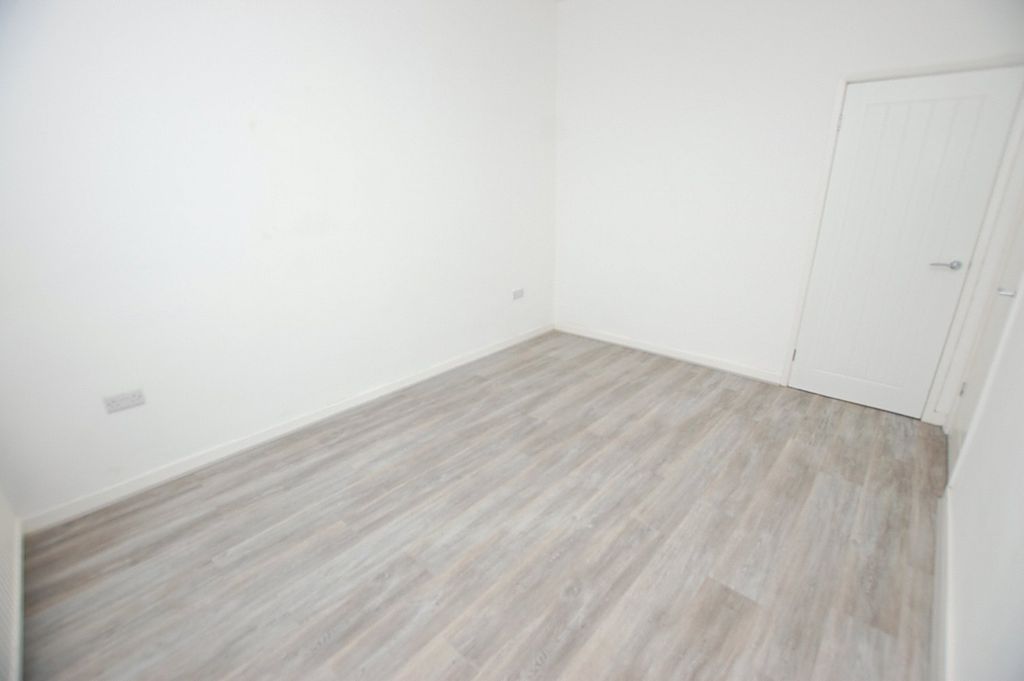 Property photo 3 of 9 Picture No. 06