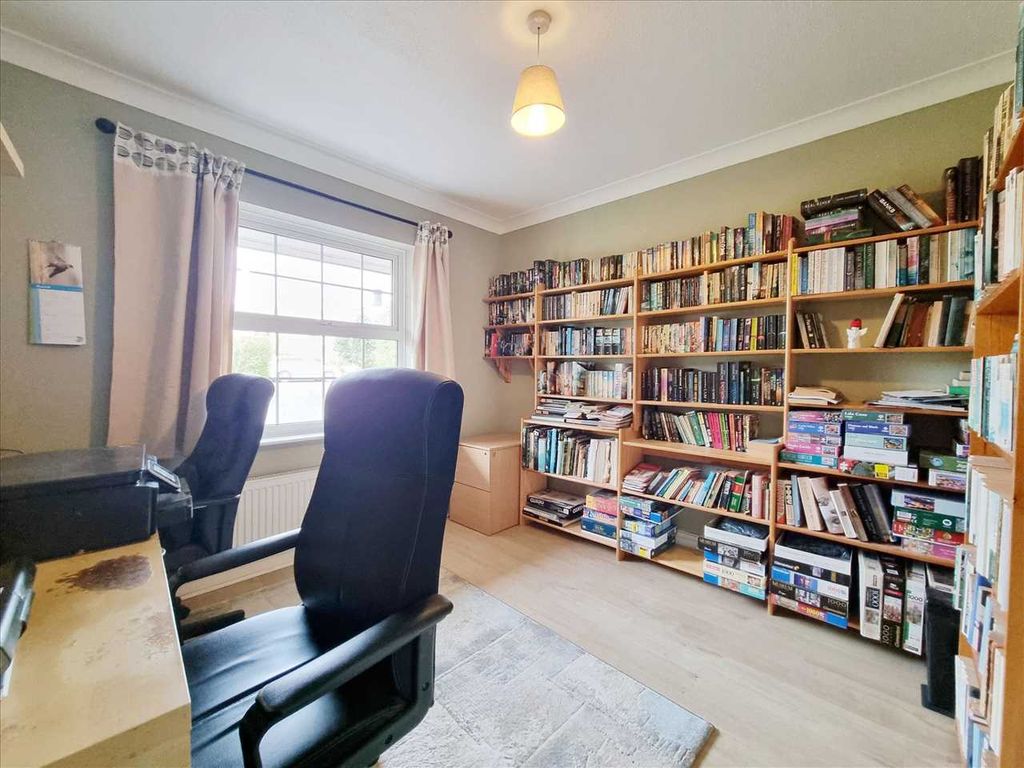 Property photo 2 of 22 Study: