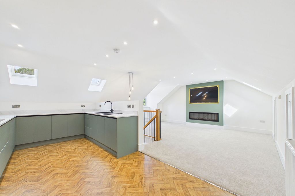 Property photo 1 of 25