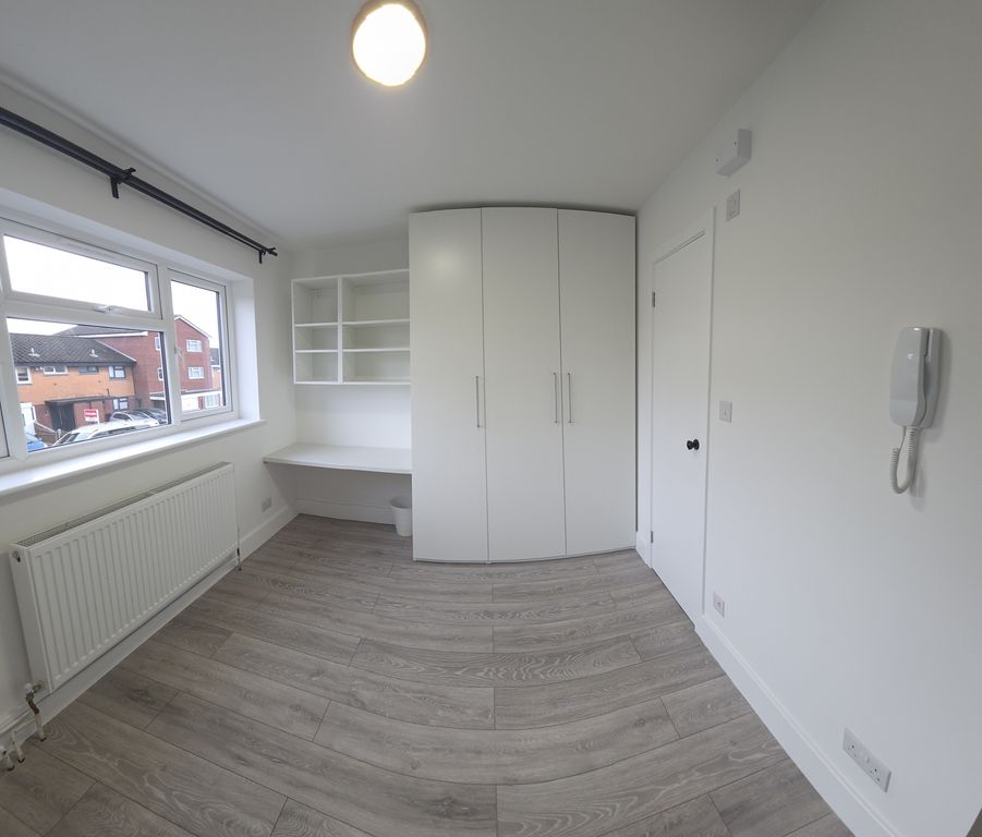 Property photo 1 of 11 Room