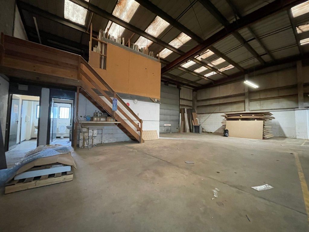 Property photo 3 of 6 Photo 14