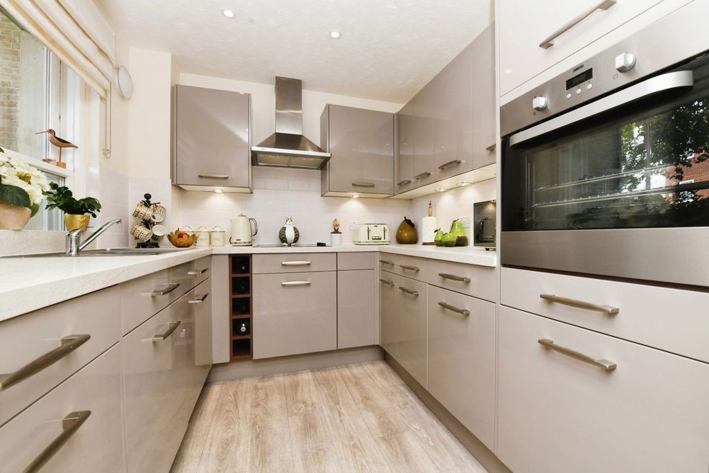 Property photo 3 of 15 Kitchen