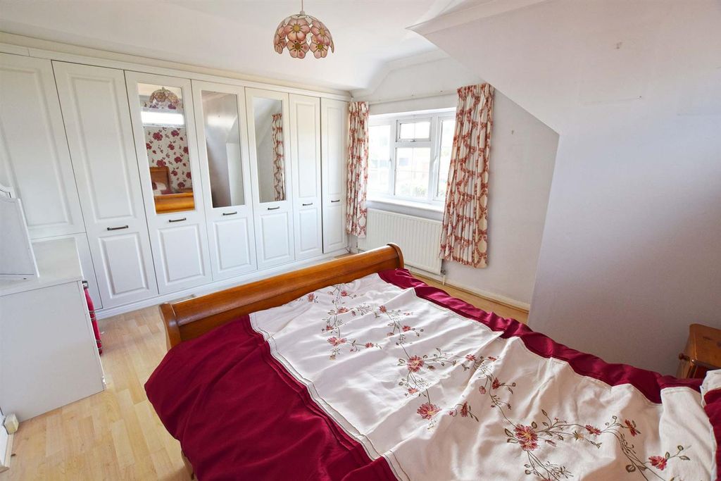 Property photo 3 of 29