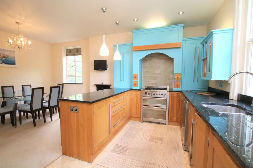 Property photo 2 of 12 Picture No. 20