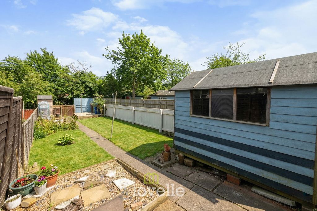 Property photo 2 of 28