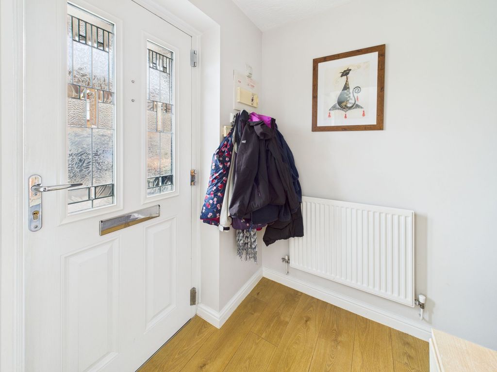 Property photo 2 of 16 Hallway